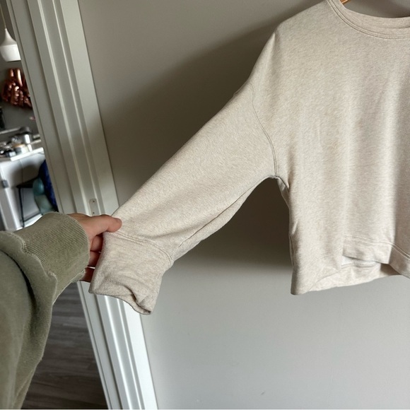 3/$20⚡️ Fabletics Casual Cream Tan Speckled Long Sleeve Pullover Sweatshirt - Picture 8 of 10